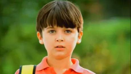 Cum arată și cu ce se ocupă azi Noni Ene, băiatul din celebra reclamă la brânză topită?