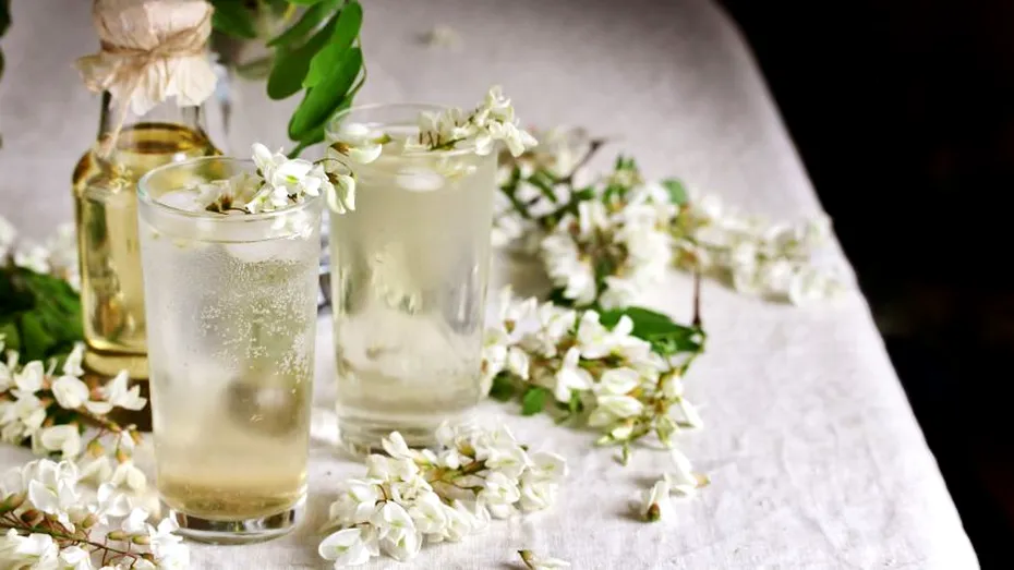 Rețetă de salcâmată - băutură delicioasă din flori de salcâm, fără drojdie