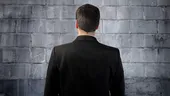 Ce înseamnă când visezi un zid? Semnificațiile ascunse care pot anunța obstacole sau schimbări importante