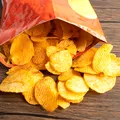 De ce pungile de chipsuri sunt „pe jumătate goale”. Motivul surprinzător pentru care ambalajul este atât de mare