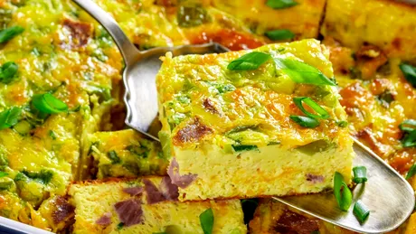 Omletă la cuptor cu legume și brânză feta. Rețeta delicioasă și ușor de preparat