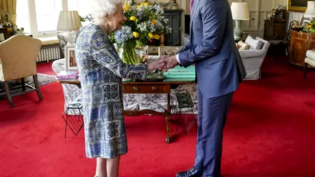 Cum arată Regina Elisabeta a II-a după infecția cu COVID-19. S-a întâlnit cu prim-ministrul canadian Justin Trudeau