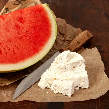 De ce să consumăm vara pepene roșu cu telemea, conform Mihaelei Bilic