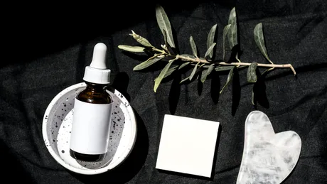 Cum să folosești retinol să nu-ți iriți pielea