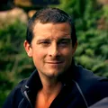 Rutina de dimineață a lui Bear Grylls. Antrenamentul de 10 minute pe care îl face zilnic la 51 de ani