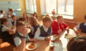 Ministerul Sănătății introduce noi reguli privind alimentația copiilor în grădinițe și școli. Apar sancțiuni și un sistem clar de clasificare a alimentelor
