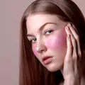 De ce nu dispar acneea și eczema? Medicul spune că răspunsul ar putea fi în intestin