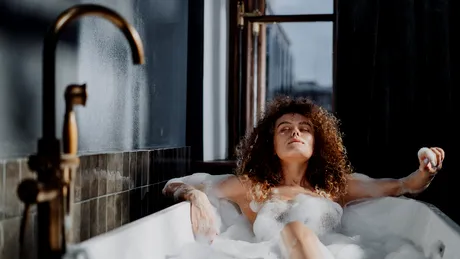 5 motive pentru a face o baie fierbinte în loc de duș