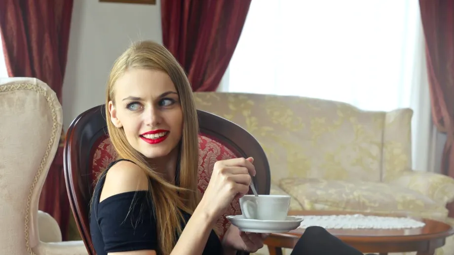 3 trucuri de machiaj pentru dinți mai albi