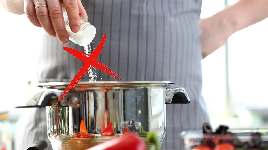 Cu ce să înlocuiești sarea, dacă faci ciorbă și ai rămas fără. Care este cea mai bună opțiune