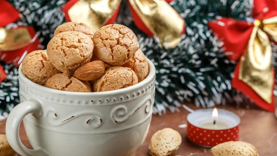 Rețetă de fursecuri amaretti din 4 ingrediente. Perfecte pentru masa de Crăciun, se topesc în gură!