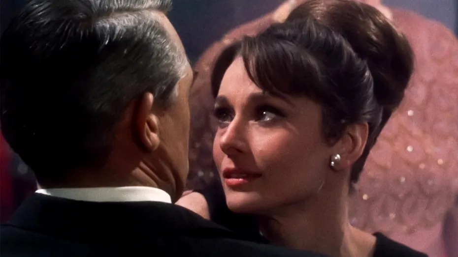 Audrey Hepburn, deloc „ușă de biserică”. Și-a înșelat ambii soți și a căzut în patul lui John F Kennedy. „L-a sedus cu latura ei obraznică”