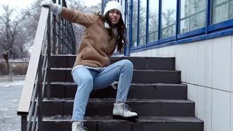 Metoda rapidă care topește gheața fără sare. Suprafețele sunt sigure în câteva minute