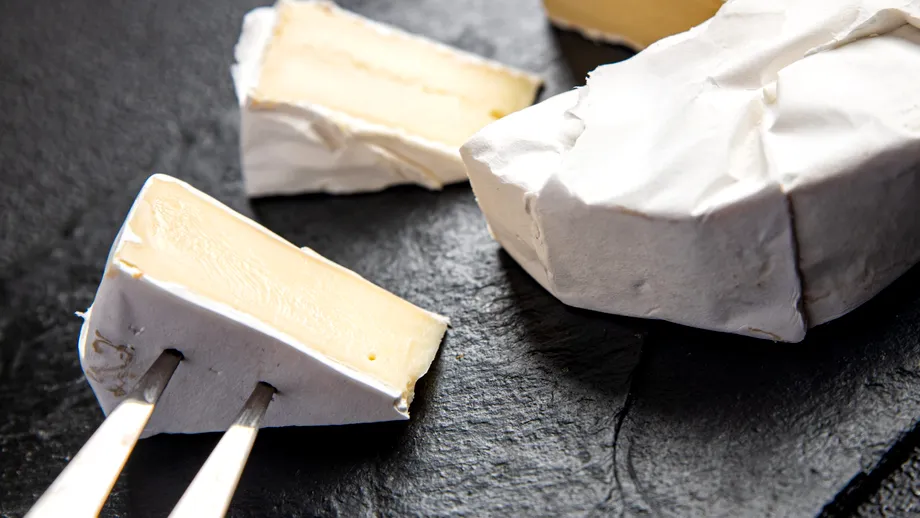 Alertă alimentară: brânză Brie retrasă de la METRO după depistarea bacteriei Listeria. Ce lot trebuie verificat