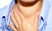 Simptomul tăcut care semnalează cancerul de tiroidă. Îl depistezi când mergi la baie