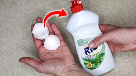 Ce se întâmplă dacă amesteci coji de ouă cu detergent de vase. Rezultatul este surprinzător