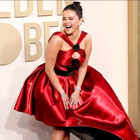 Selena Gomez dezvăluie cât a suferit din cauza criticilor legate de silueta ei: „A spus că sunt grasă”