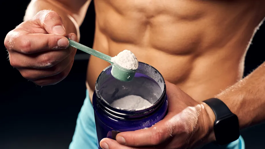 Pudră proteică: efecte adverse când o consumi în exces