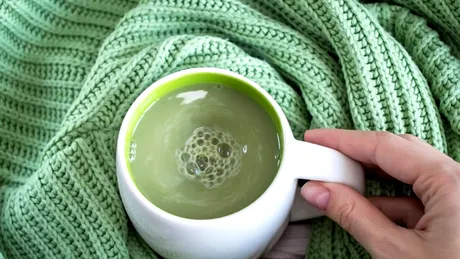 Riscurile la care te expui dacă consumi prea multă matcha. Are și efecte secundare, afectează ficatul și digestia