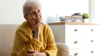 Trei lucruri pe care ar trebui să le eviți între 45 și 65 de ani. Studiul care leagă aceste obiceiuri de riscul de demență