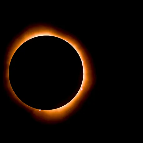 Eclipsă de Soare și ploaie de meteori în aceeași noapte. Ce se va vedea pe cerul României pe 12 august 2026