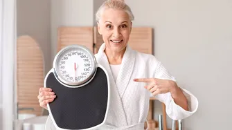 Dieta inversă, metoda care arde rapid grăsimea după 50 de ani. E excelentă pentru femeile la menopauză care nu mai reușesc să slăbească