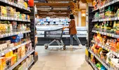 Val de scumpiri la alimente. Creșterea prețului carburantului se resimte deja în coșul zilnic! Cât vor plăti românii?