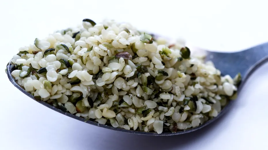 Alimentul care pune piedică poftei de dulce și ajută la slăbit. 3 lingurițe pe zi sunt de ajuns!