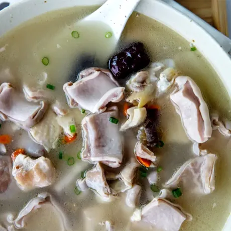Cum fac chinezii ciorbă de burtă. Ingredientul care o face mai bună decât varianta românească