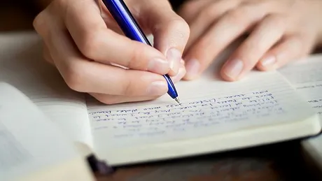 Scrisul de mână oferă rezultate mai bune la învăţătură!