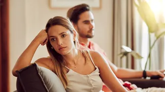 5 semnale că bărbatul te epuizează emoțional