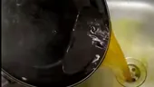 Este ok sau nu, de fapt, să arunci uleiul încins în chiuvetă sau în vasul de toaletă? Care este adevărul