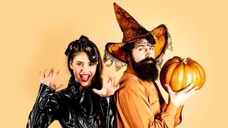 Trei zodii care pot avea parte de surprize mari în dragoste de Halloween