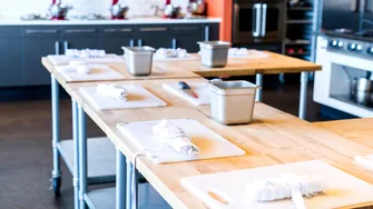 Vești proaste pentru românii cu venituri mici! Se desființează cantinele sociale! Cu ce vor fi înlocuite?