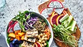 Dieta vegană și postul, alternativa naturală la Ozempic? Ce se întâmplă în organism atunci când renunți la produsele animale și reduci mesele