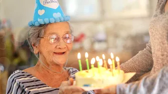 „Secretul” pentru longevitate dezvăluit de un pacient în vârstă de 103 ani. Nu sunt importante doar dieta și sportul!