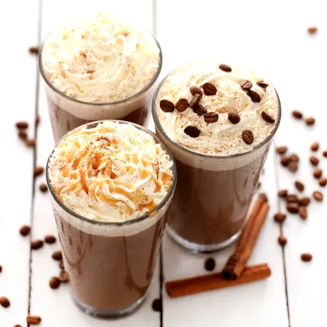 Rețete de cafea rece – cum să transformi cafeaua într-o băutură delicioasă de vară