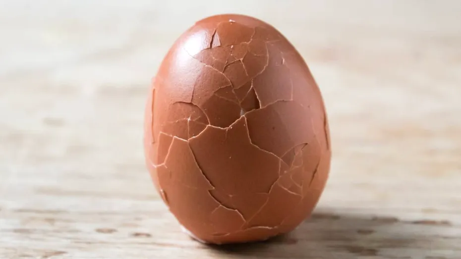 Trucul ca ouăle să nu mai crape. Cum trebuie să le ții la frigider și de ce nu e bine să consumi ouăle crăpate