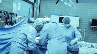 Oboseala extremă și respirația greoaie, două simptome mai puțin cunoscute ale celei mai periculoase forme de cancer