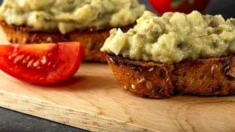 Salată de vinete de post. Rețeta pentru un preparat cremos și aromat