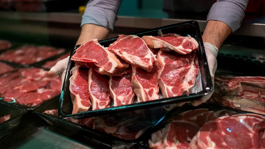 Mituri despre carnea de porc românească. Carnea de porc de crescut la țară, mai bună decât cea de porc crescut la fermă?