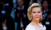 Divă pe covorul roșu, gospodină acasă. Cate Blanchett se trezește la 5 ca să-și hrănească găinile