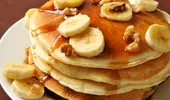 Rețetă pentru clătite de dietă. Fără zahăr, făină sau lapte