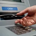 Bancomatele clasice dispar treptat din Europa. Sistemul nou care le înlocuiește și ar putea ajunge și în România