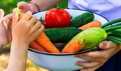 Rețetă de morcovi murați pentru iarnă. Ies crocanți, aromați și plini de savoare!