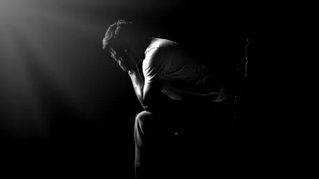 Bărbații, de două ori mai predispuși la deces din cauza sindromului inimii frânte