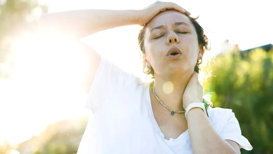 Semne subtile că ești deshidratat. Mirosul neplăcut al gurii e unul dintre ele