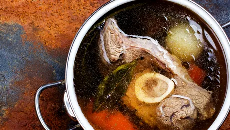 Supa de oase: 6 motive să o consumi mai des