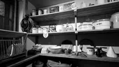 Cum își păstrau oamenii mâncarea rece înainte de a avea frigider? Obiectul care făcea posibil acest lucru