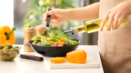 Dieta corectă care te poate feri de cancerul colorectal